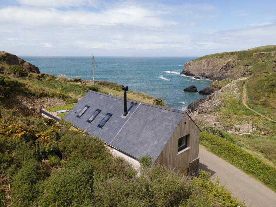 Cliff-Top Cottage On Coast Path W/Panoramic Views Trevine エクステリア 写真